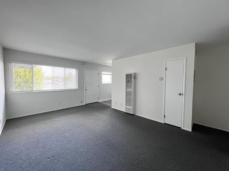1118 Delaware St #E — Photo 5