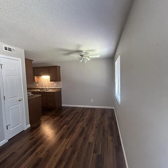 39 Devon Ct — Photo 5