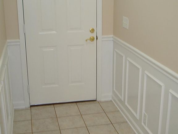 3rd image of 635 Potomac Pl