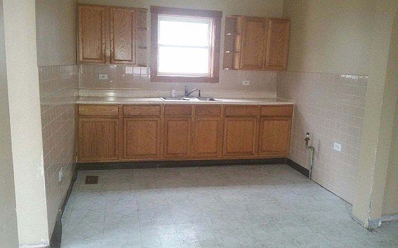2nd image of 853 N Saint Louis Ave