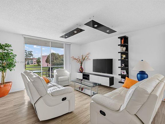 3rd image of 9481 Sunrise Lakes Blvd APT 210