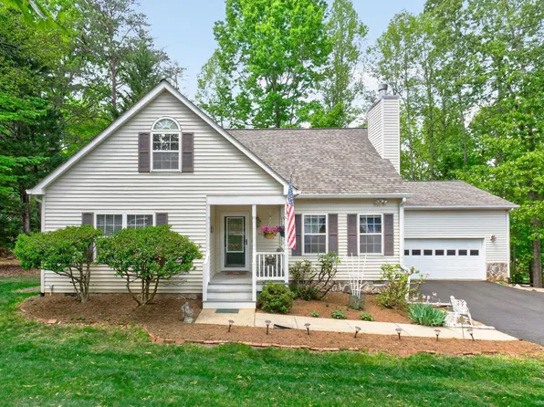 296 Jefferson Dr, Palmyra, VA 22963