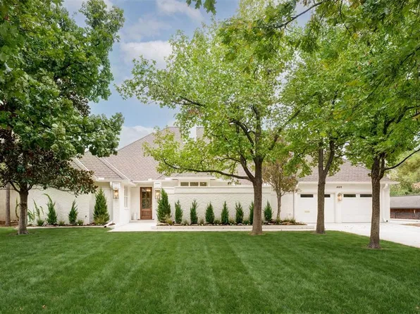 1409 Glenbrook Ter, Nichols Hills, OK 73116