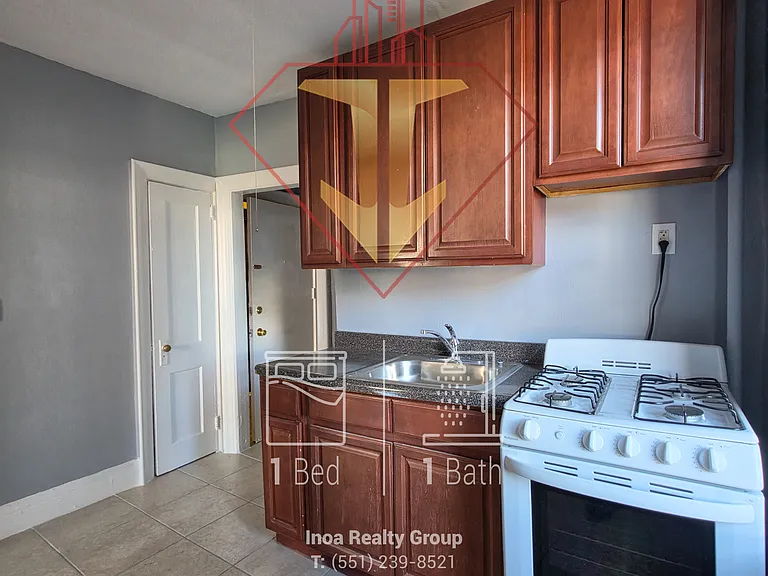 662 Avenue A #8 — Photo 8
