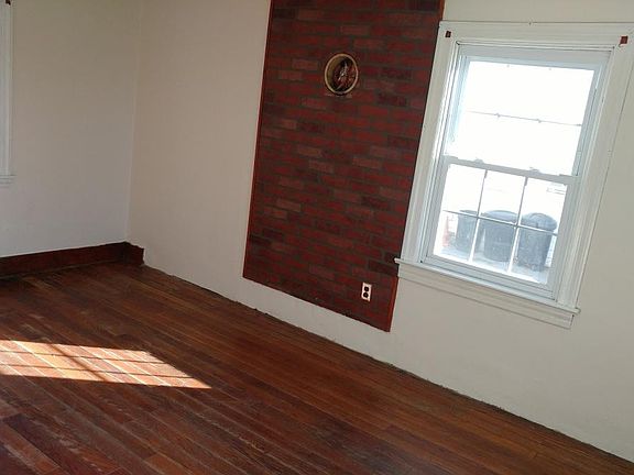 4th image of 510 Front St