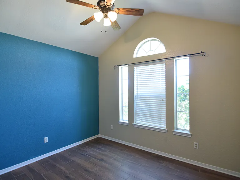 2206 Sandstone Dr — Photo 10
