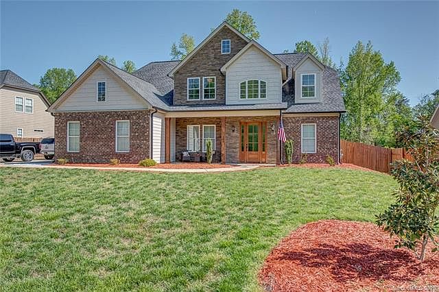 1st image of 224 Woodbriar Trl