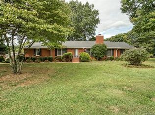102 Hillcrest Dr, Huntersville, NC 28078