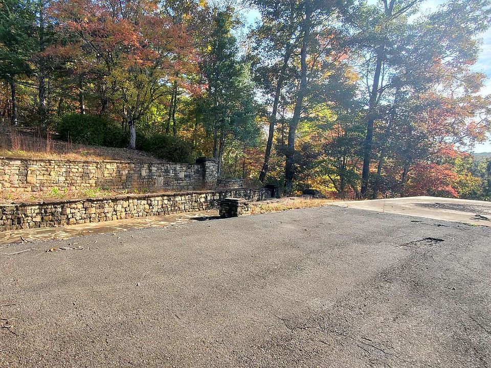 2nd image of 489 Harris Creek Dr