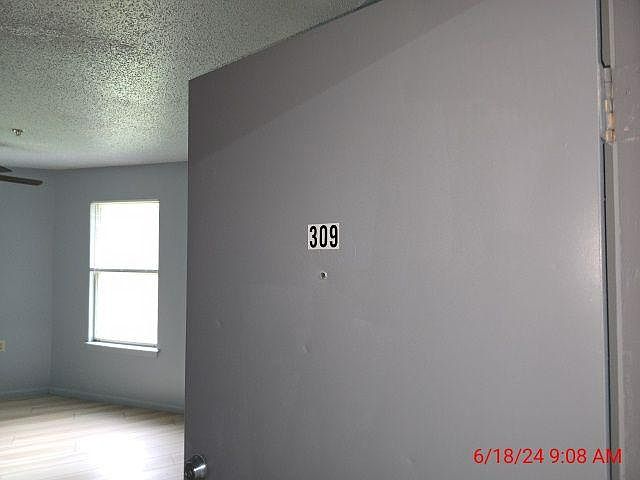 Unit Photo
