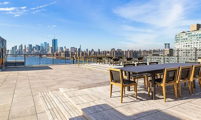 Rented by SERHANT. | media 9