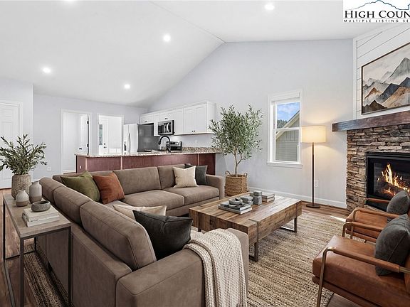 5th image of 139 Pitts Way #128