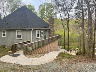 150 Duke Ln — Photo 10