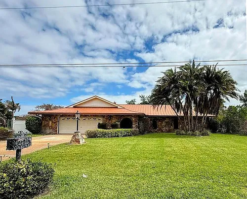 465 SE Naranja Ave Photo 1