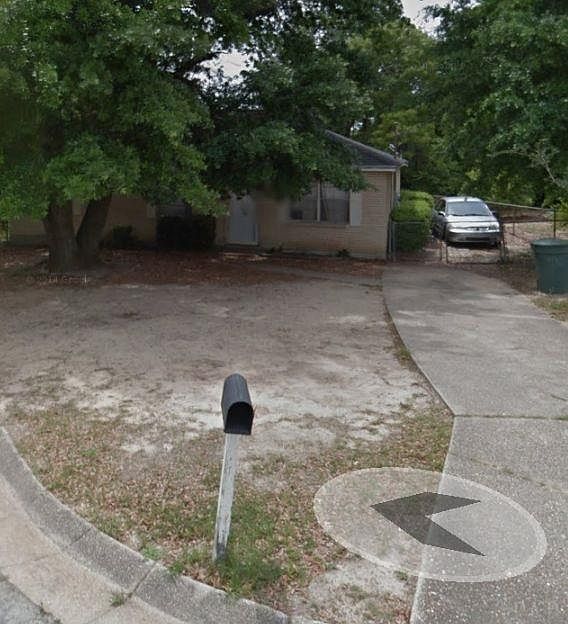 1st image of 7821 Lenora St