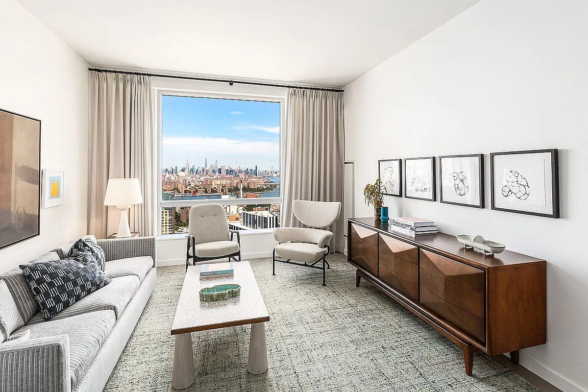 1 City Point APT 46C photo 1