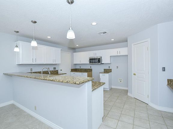 2nd image of 9089 Mesa Vista St