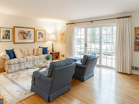3rd image of 6713 Renita Ln