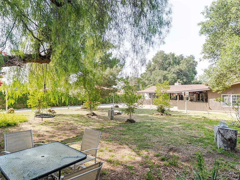 13333 Gladstone Ave — Photo 9