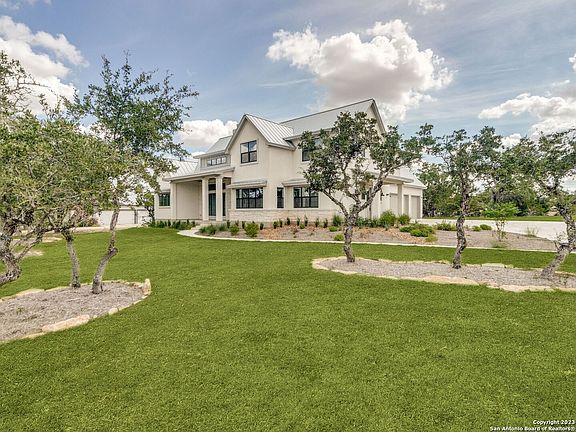 2nd image of 955 BELLE OAKS BLVD