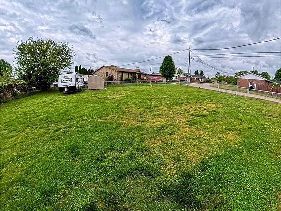 5th image of 708 Circle Dr