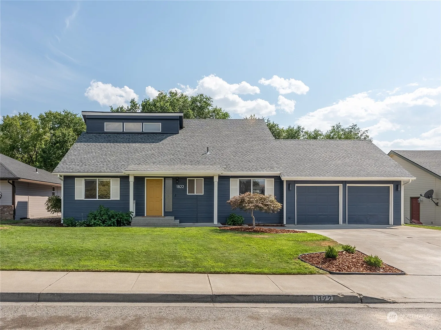 1822 Manhattan Drive photo 1
