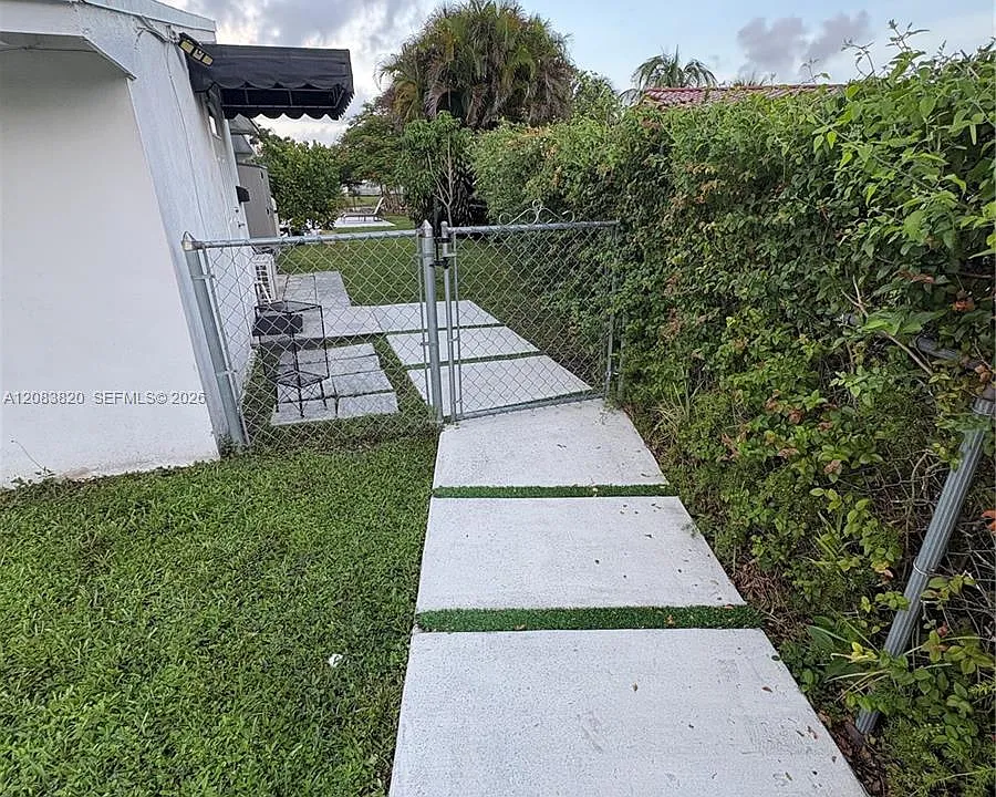 8010 SW 99th Ave