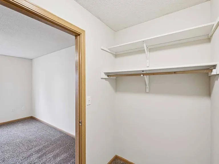 Northbrook Apartments — Photo 279