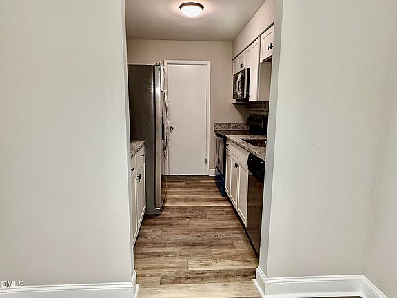 4th image of 1114 Schaub Dr APT I