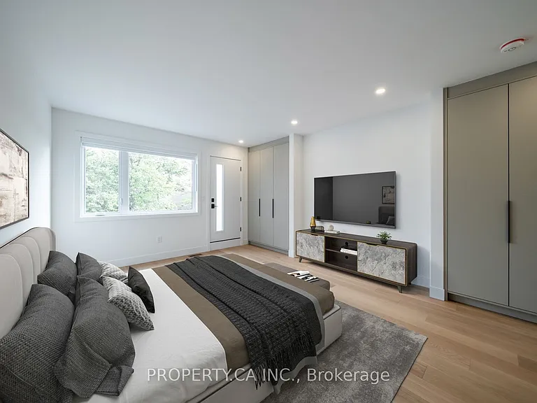 180 Dovercourt Rd #UPPER — Photo 14