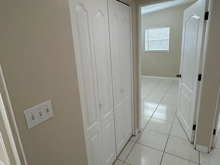 2401 Janet St — Photo 7