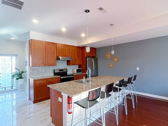 5th image of 617 N 10th St #A-2