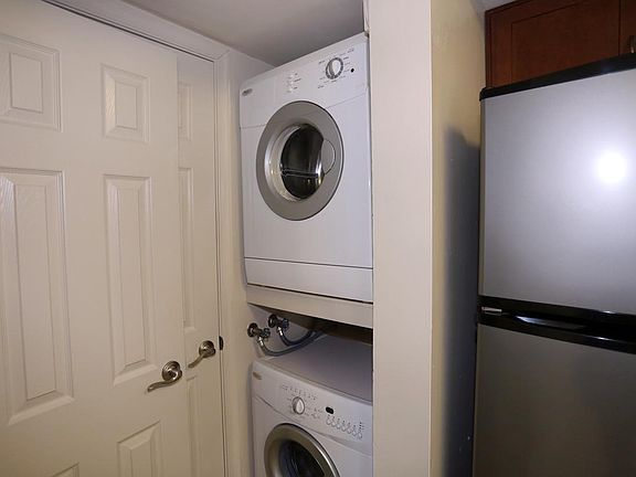 2nd image of 308 Congressional Ct