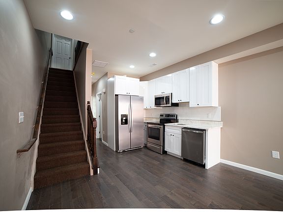2nd image of 1829 Willington St #2