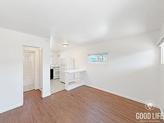 2nd image of 4444 36th St Unit 2