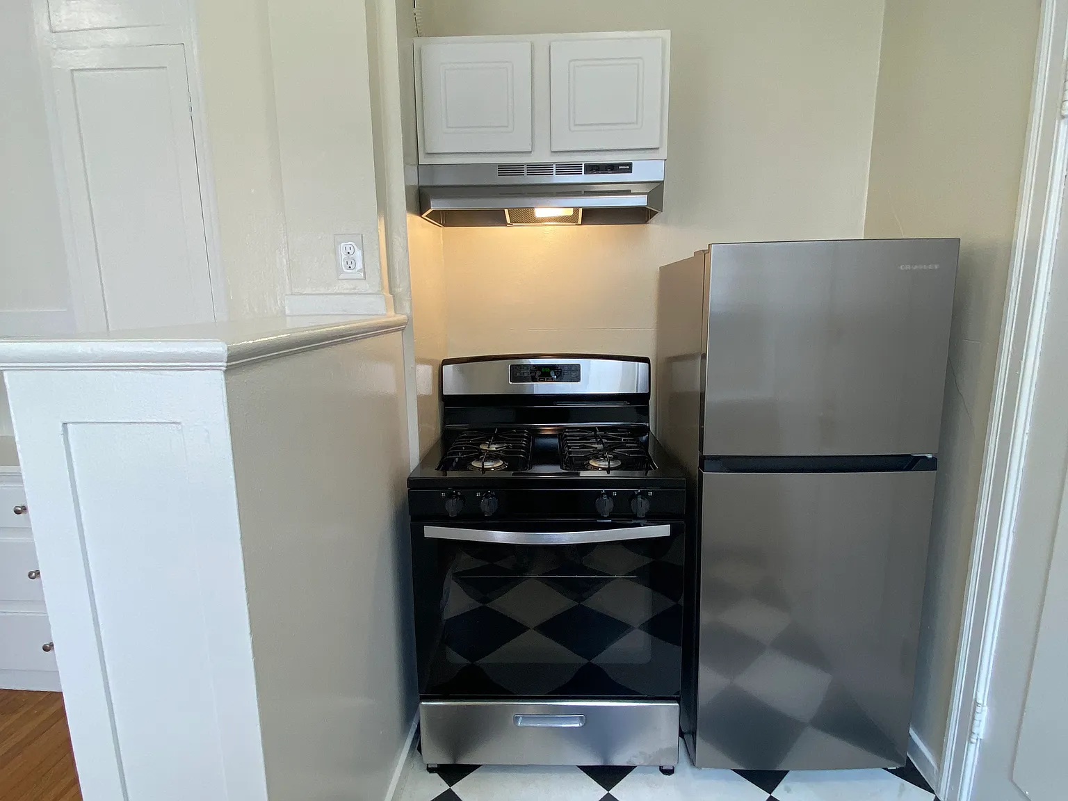Studio, $3,500 — Photo 4