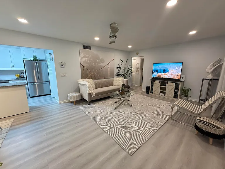 301 Knotty Pine Cir #B-2 — Photo 8