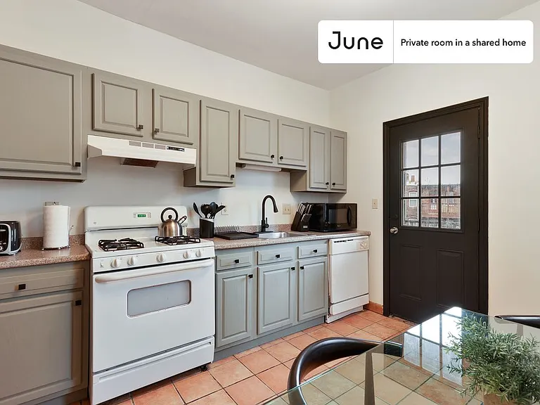 33 Egremont Rd #D — Photo 6