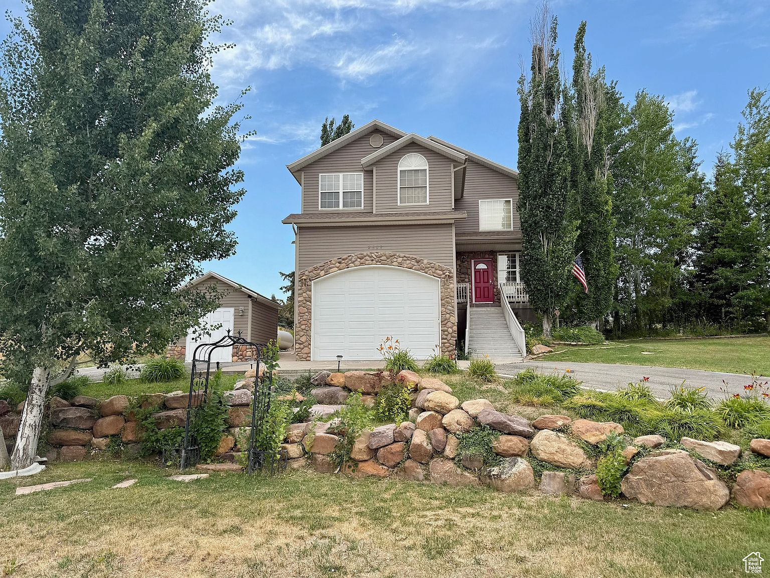 2565 S Country Club Dr