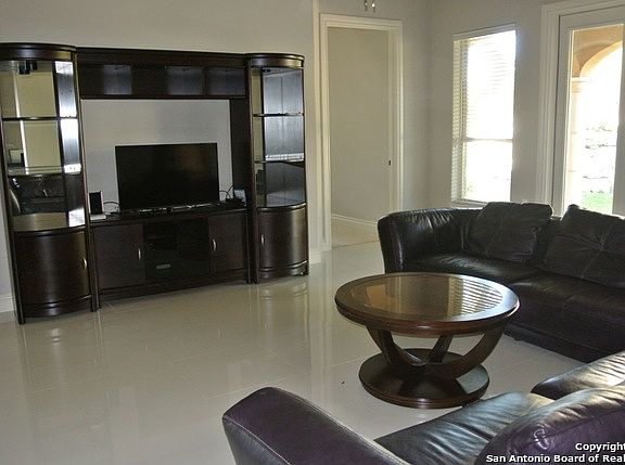 4th image of 8 Dominion Dr #150