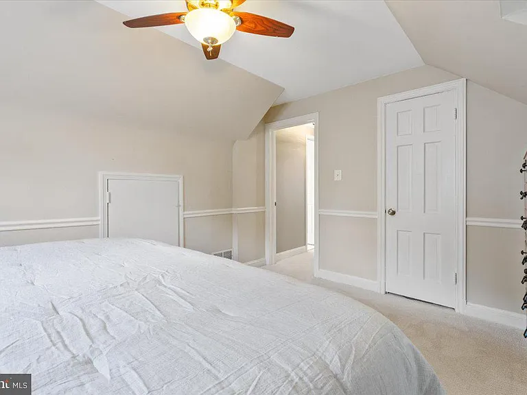 2819 Summerfield Rd — Photo 31