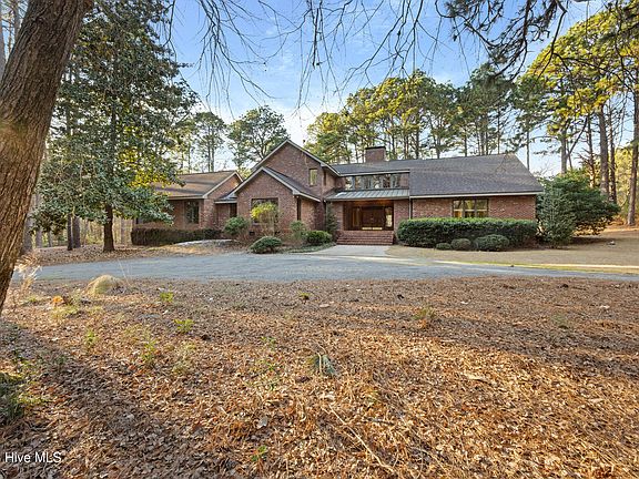 2nd image of 750 Lake Dornoch Drive