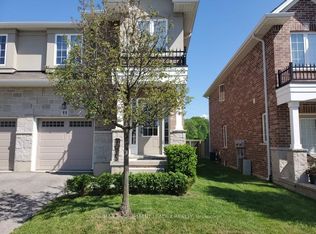 90 Raymond Rd #11, Hamilton, ON L9K 0J6