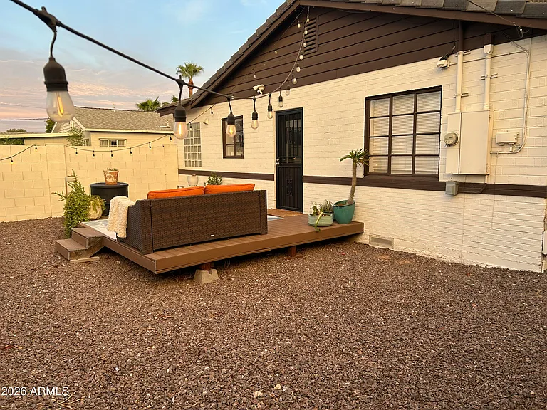 326 W Highland Ave — Photo 19