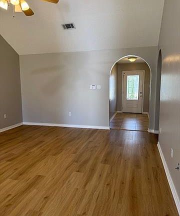 5th image of 70300 7th St