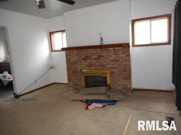 3rd image of 321 E Frye Ave