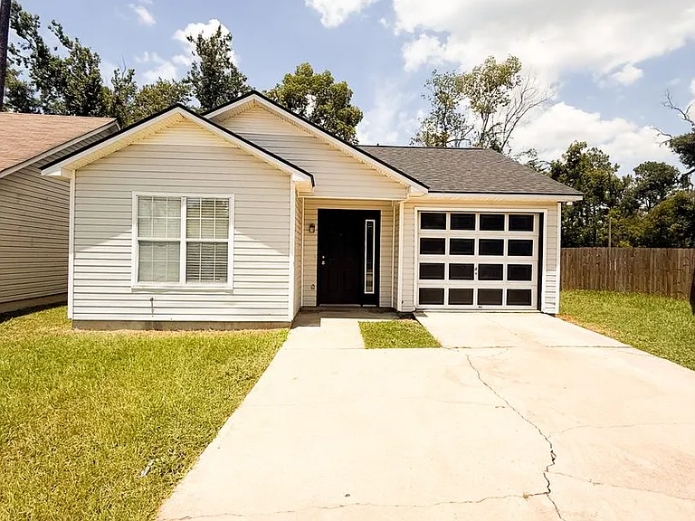 15 Pinedale Cir — Photo 1