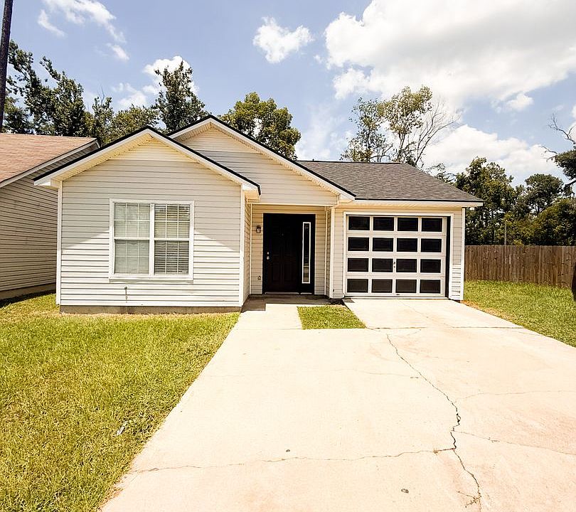 1st image of 15 Pinedale Cir