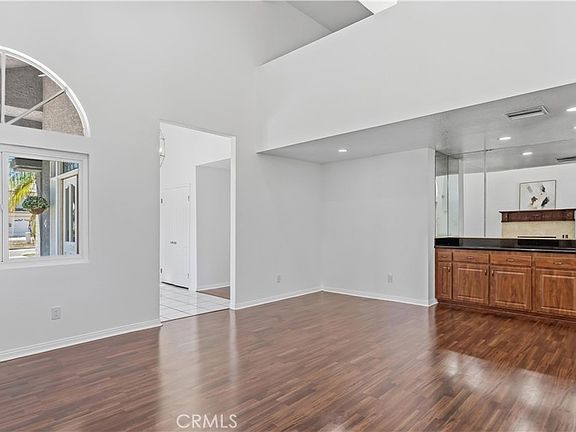 5th image of 5936 Loma Ave