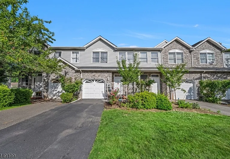 11 Wiley Ct — Photo 1